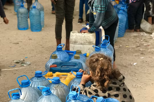 Khủng hoảng nước ở Gaza đe dọa sức khỏe hàng triệu người