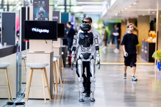 Châu Âu chạy đua phát triển robot AI, lo tụt hậu trước Mỹ và Trung Quốc