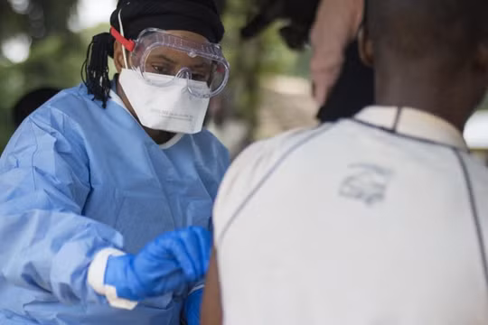 Congo mở lại sân bay tại tâm dịch Ebola sau thời gian đóng cửa