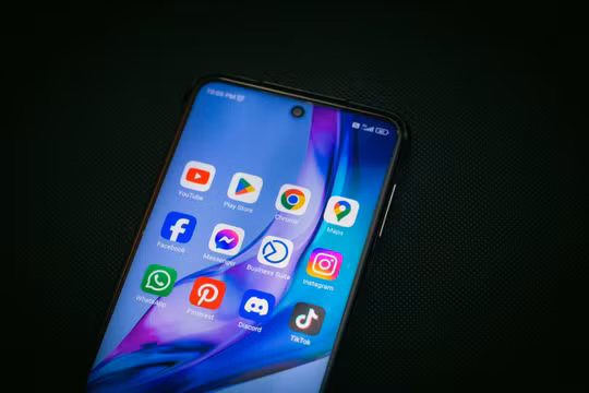 EU đề xuất hạn chế trẻ em dùng mạng xã hội theo từng độ tuổi