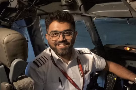 Cơ trưởng chuyến bay Flydubai được ca ngợi như người hùng 