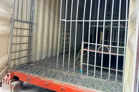 Thái Lan đóng cửa viện dưỡng lão để người già ở trong lồng sắt