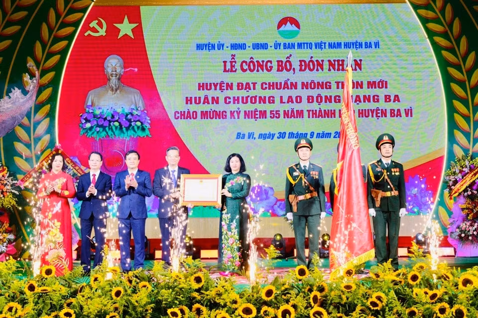 huyen ba vi ha noi duoc cong nhan dat chuan nong thon moi hinh 1