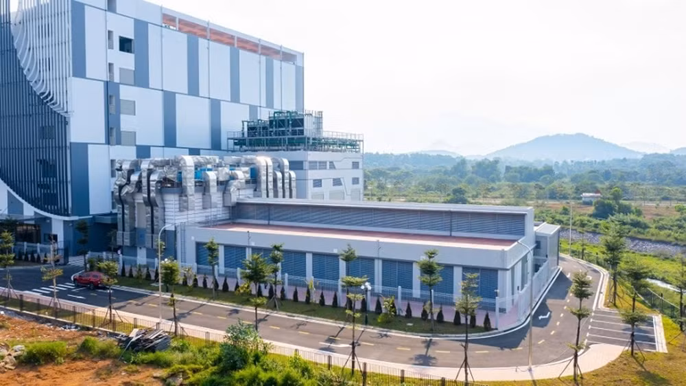 kham pha trung tam du lieu lon nhat viet nam vnpt idc hoa lac qua anh hinh 2