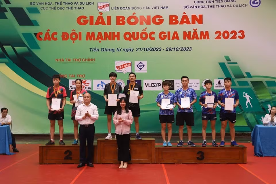 bong ban ha noi tt gianh 2 huy chuong vang tai giai cac doi manh quoc gia hinh 1