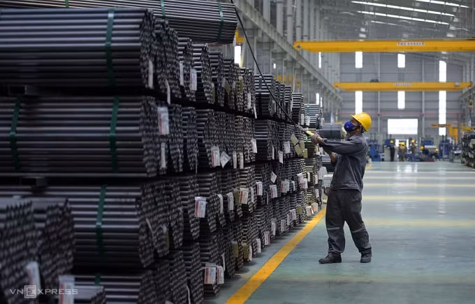 Kim ngạch nhập khẩu “bùng nổ” chứng tỏ Việt Nam quá phụ thuộc nguyên liệu nước ngoài.