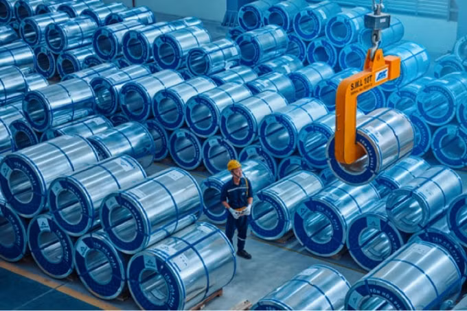 Xuất khẩu là một trong những kênh bán hàng chủ lực của các “ông lớn” ngành thép.