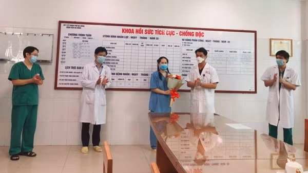 Nữ điều dưỡng bị sốc phản vệ nặng sau tiêm vắc xin Covid-19 đã bình phục. Ảnh: TNO