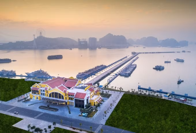 Cảng tàu khách quốc tế Hạ Long sở hữu nhiều yếu tố vàng để phát triển bến du thuyền cùng hệ thống BĐS đẳng cấp.
