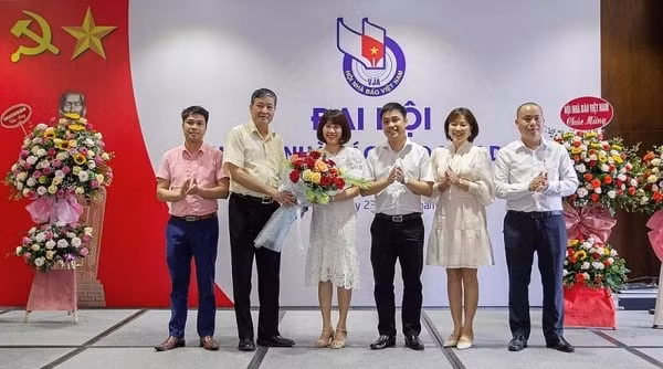 Ban Thư ký Chi hội nhiệm kỳ 2021 - 2023 ra mắt tại Đại hội.