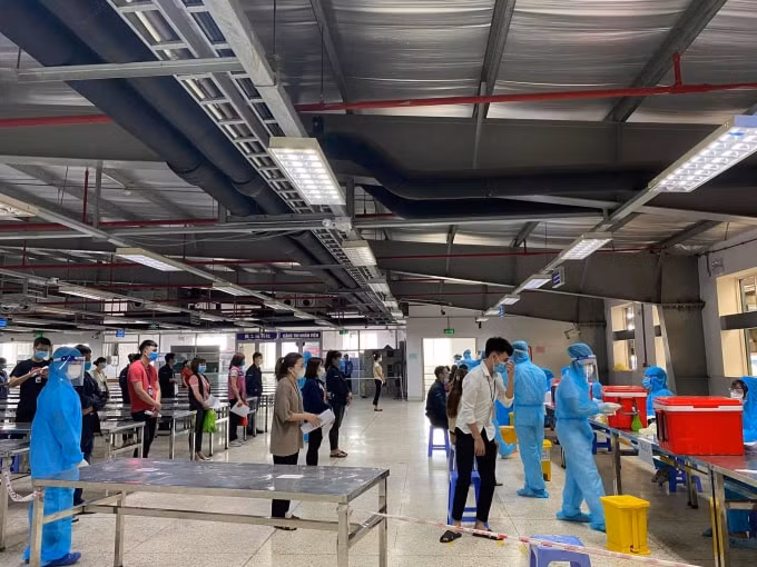 Để đáp ứng nhu tốc độ của công tác lấy mẫu xét nghiệp, đã có tới hơn 7 đơn vị y tế đến hỗ trợ tỉnh Bắc Giang (ảnh TL).