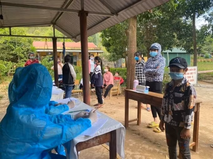 Chốt lấy mẫu xét nghiệm tại huyện Nậm Pồ.