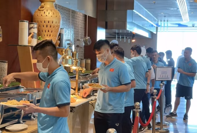 Các cầu thủ tuyển futsal Việt Nam đã có mặt tại UAE. Ảnh: VFF