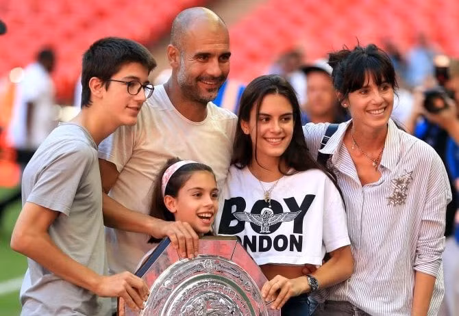 Maria là con gái lớn của HLV Pep Guardiola và người vợ Cristina Serra. Ảnh: Getty Images