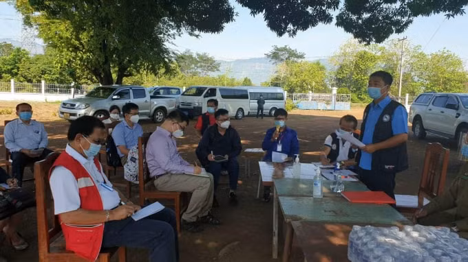 Đoàn chuyên gia Việt Nam cùng phối hợp với nước bạn Lào hiến kế chống dịch (ảnh TL).