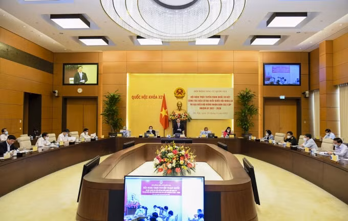 Ủy viên Bộ Chính trị, Chủ tịch Quốc hội, Chủ tịch Hội đồng bầu cử quốc gia Vương Đình Huệ chủ trì hội nghị.