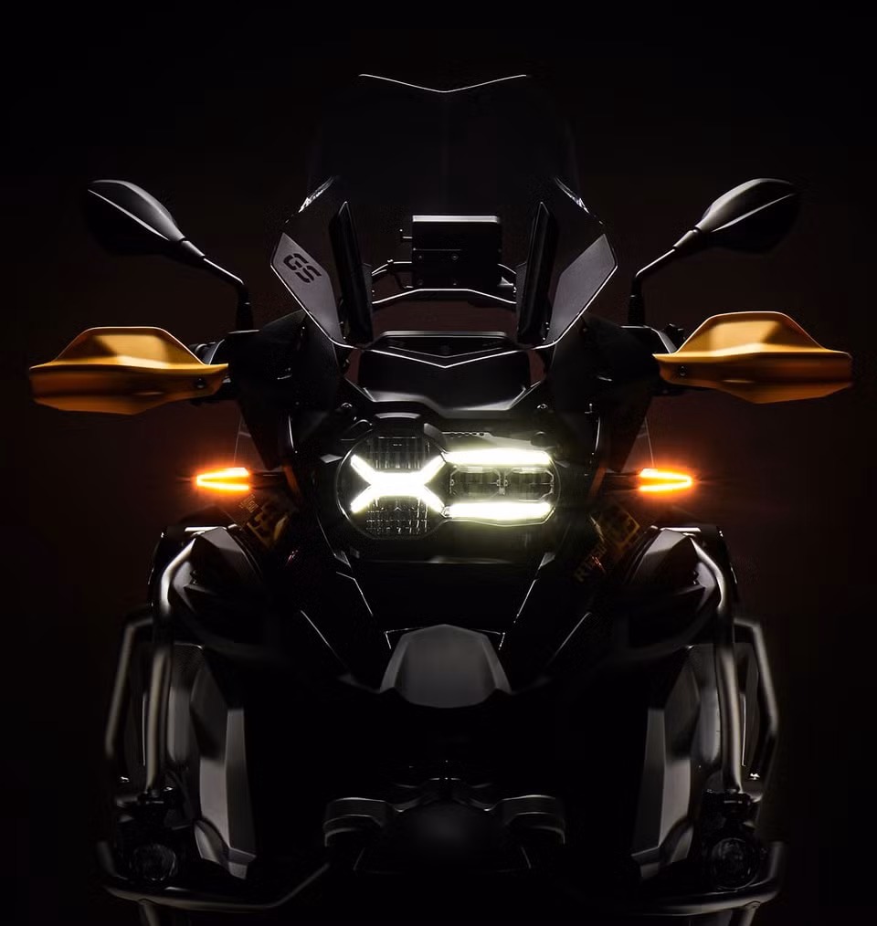 BMW R 1250 GS Adventure Edition 40 Years GS. Ảnh: Motortrivia