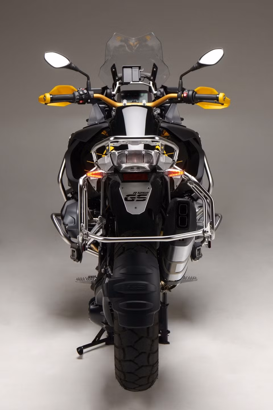 BMW R 1250 GS Adventure Edition 40 Years GS. Ảnh: Motortrivia