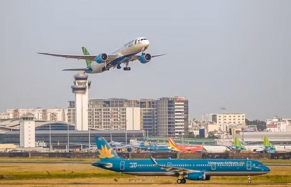 Cục Hàng không đề xuất bỏ trần giá vé máy bay với những đường bay có trên 3 hãng hàng không tham gia khai thác