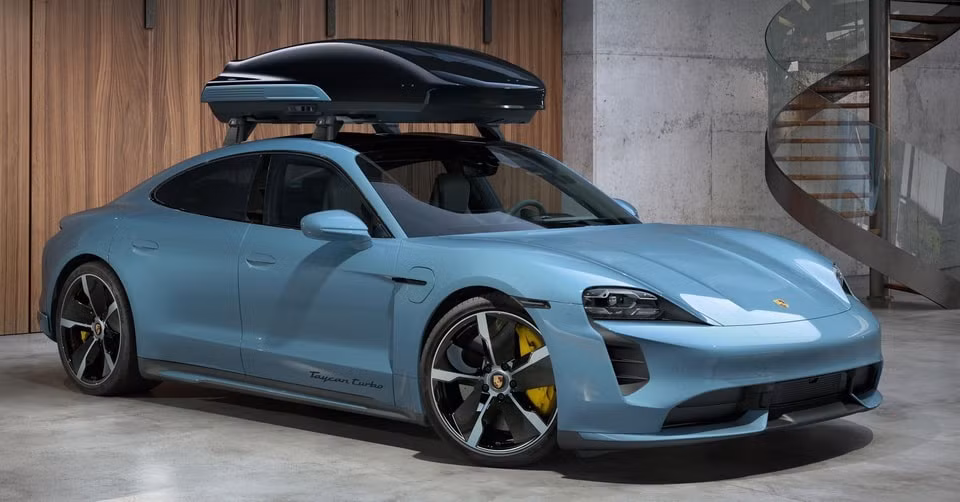 Phụ kiện cốp mui Performance của Porsche. Ảnh: Paultan