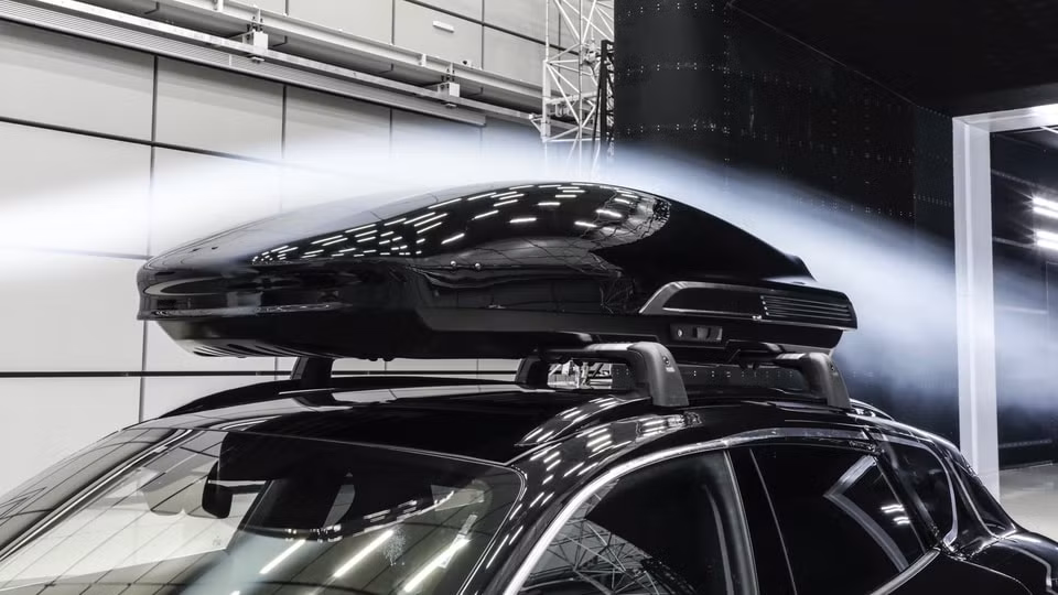 Phụ kiện cốp mui Performance của Porsche. Ảnh: Paultan