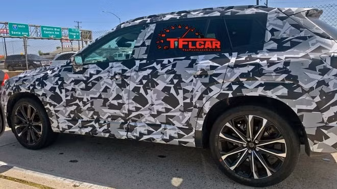 Phía sau của xe. Ảnh: TFLC