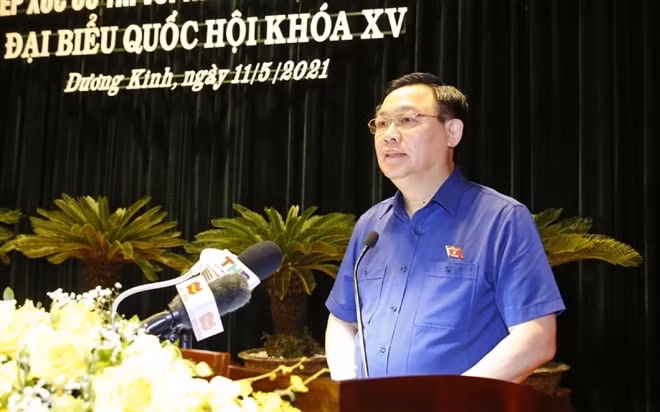 Chủ tịch Quốc hội Vương Đình Huệ phát biểu tại Hội nghị.