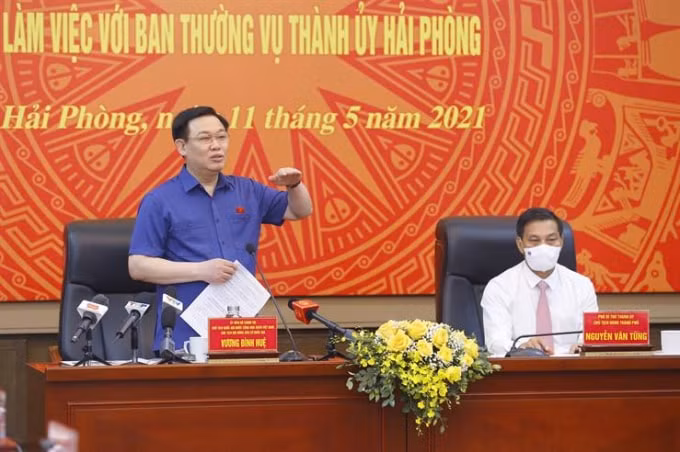 Chủ tịch Quốc hội Vương Đình Huệ, Chủ tịch Hội đồng bầu cử Quốc gia phát biểu tại buổi làm việc.