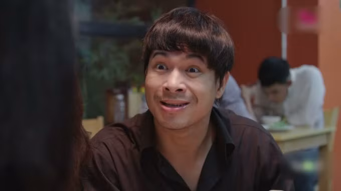 Nam diễn viên Trương Thế Vinh đã làm nhân vật của mình trở nên béo mập hơn so với bản gốc ở Hàn Quốc.