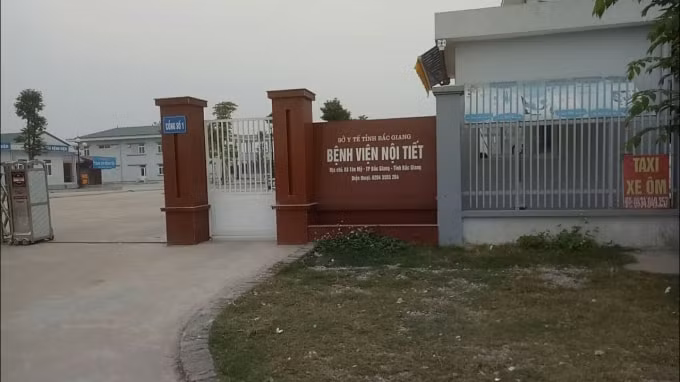 Dừng hoạt động khám, chữa bệnh tại Bệnh viện Nội tiết tỉnh Bắc Giang. Ảnh: T.T