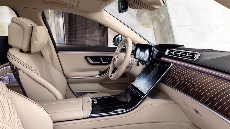 Mercedes-Maybach S 650 2022. Ảnh: Carbuzz