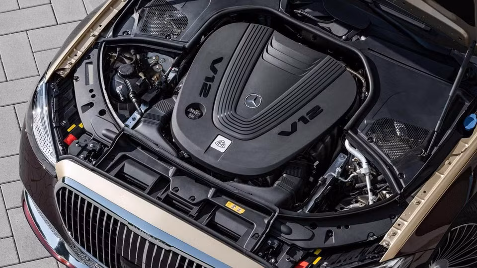 Mercedes-Maybach S 650 2022. Ảnh: Carbuzz