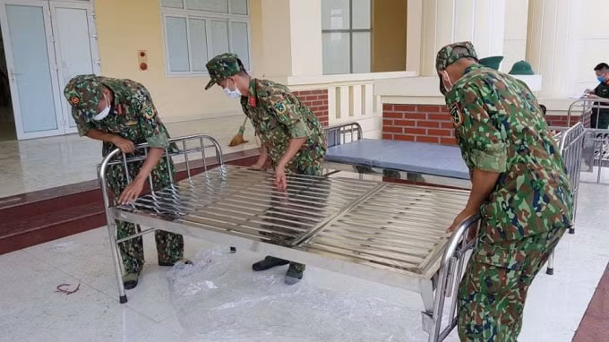 Bộ Quốc phòng khẩn trương thành lập 2 bệnh viện dã chiến chống dịch tại Bắc Giang và Bắc Ninh. Ảnh: TL