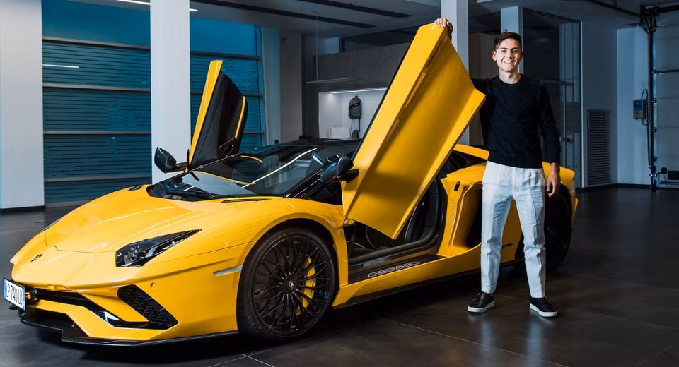 Siêu xe Lamborghini Aventador S Roadster. Ảnh: Carscoops