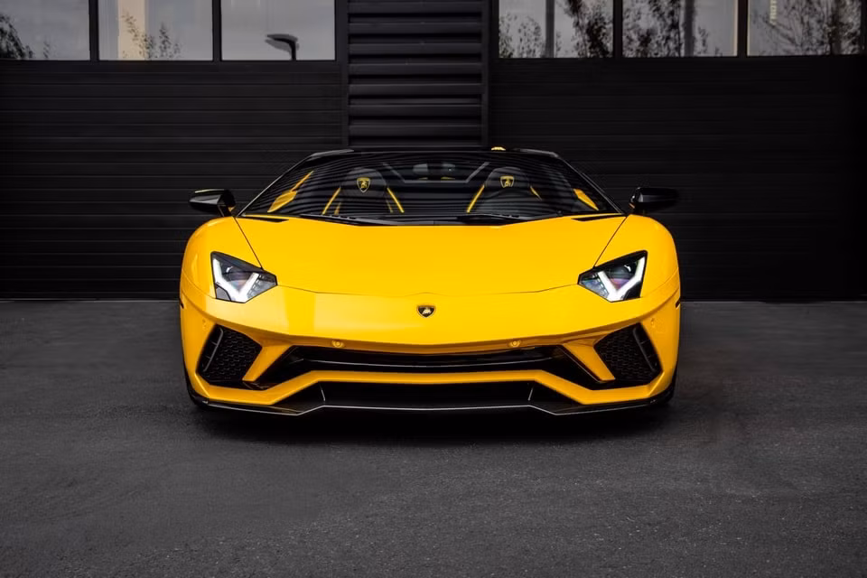 Siêu xe Lamborghini Aventador S Roadster. Ảnh: Carscoops