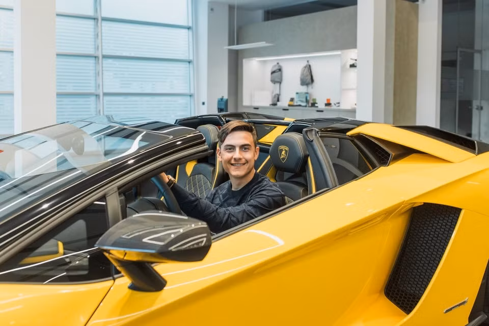 Siêu xe Lamborghini Aventador S Roadster. Ảnh: Carscoops