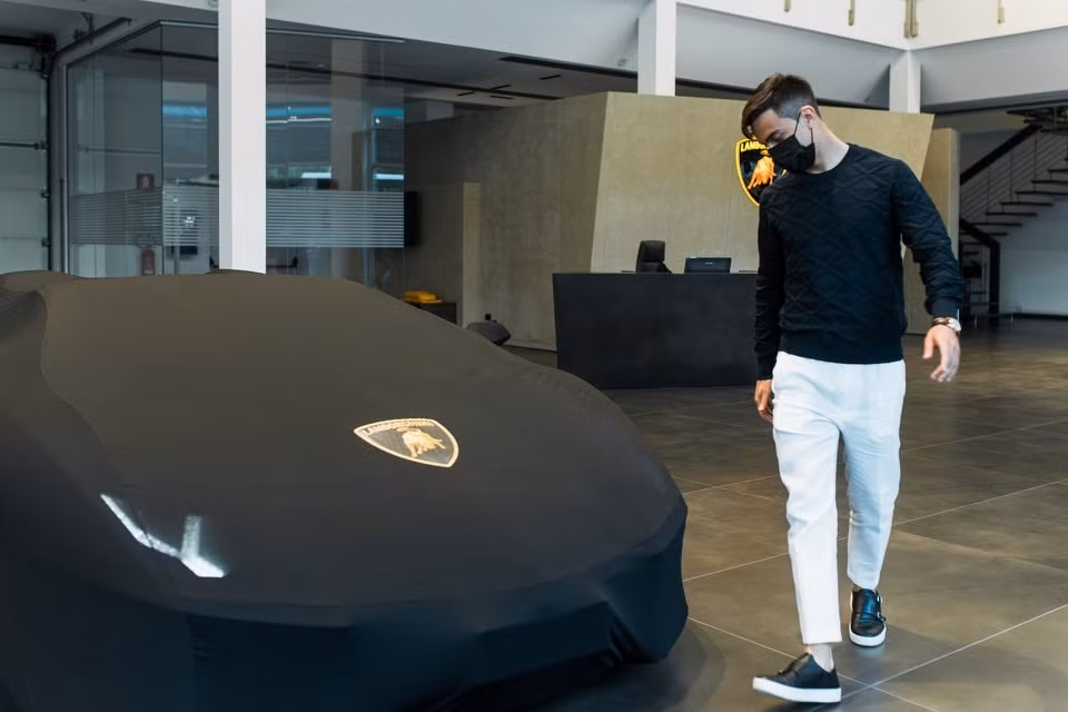 Siêu xe Lamborghini Aventador S Roadster. Ảnh: Carscoops