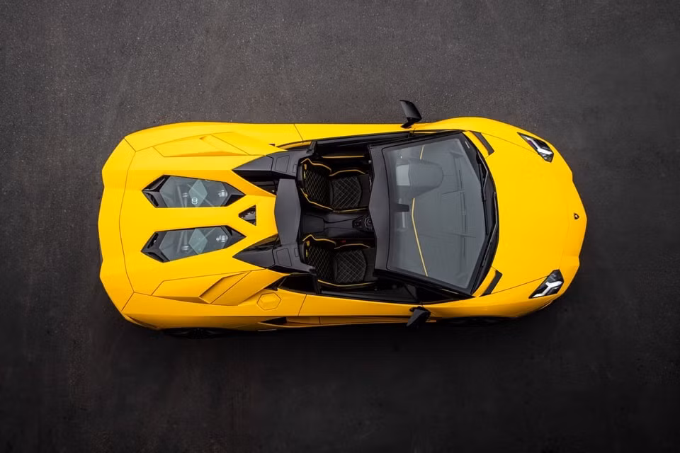 Siêu xe Lamborghini Aventador S Roadster. Ảnh: Carscoops