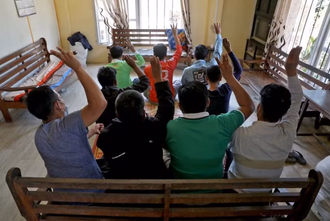 Những người Myanmar đang tị nạn ở Ấn Độ. Ảnh: Reuters
