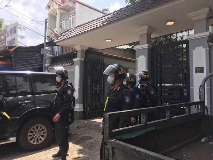Cơ quan CSĐT Công an tỉnh Đồng Nai đã đọc lệnh bắt khẩn cấp bà Nguyễn Thị Như Mỹ chủ Công tyTNHH Việt Khánh Anh về hành vi buôn lậu