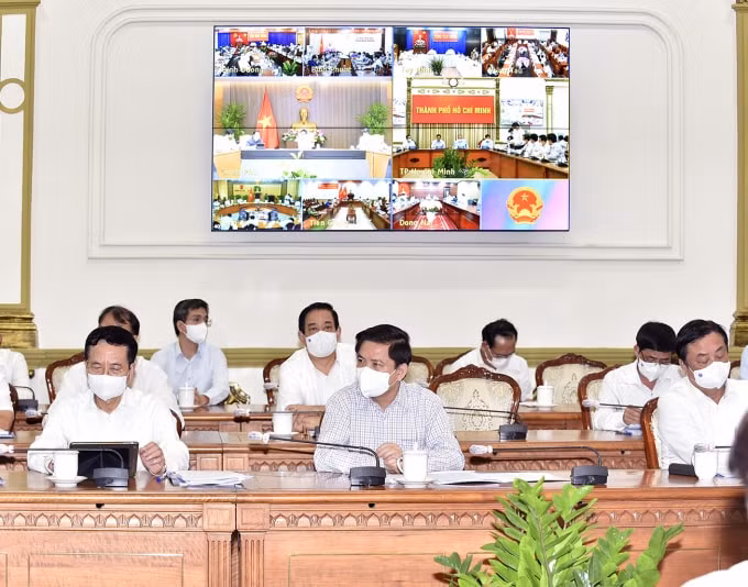 Lãnh đạo các tỉnh đã đề xuất một loạt các giải pháp cần tập trung thực hiện để chủ động ngăn chặn, đẩy lùi dịch bệnh. Ảnh: VGP/Nhật Bắc