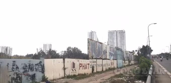 Thế nhưng đến nay, dự án chung cư Vạn Hưng Phát vẫn 