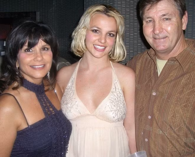 Britney Spears cho biết không ai trong gia đình ủng hộ cô mà còn hùa theo ông Jamie để ép cô làm những điều cô không muốn.