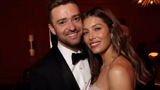 Justin Timberlake và vợ khẳng định luôn ủng hộ bạn gái cũ của anh.