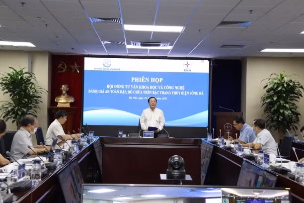 Bộ trưởng Bộ KH&CN Huỳnh Thành Đạt – Chủ tịch Hội đồng phát biểu tại Phiên họp. Nguồn: Bộ KH&CN
