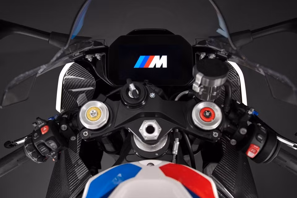 BMW M 1000 RR. Ảnh: Rideapart