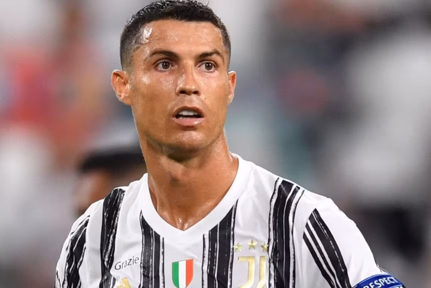 Ronaldo và đồng nghiệp sẽ phải làm quen với sự thay đổi của UEFA từ mùa giải tới. Ảnh: Reuters