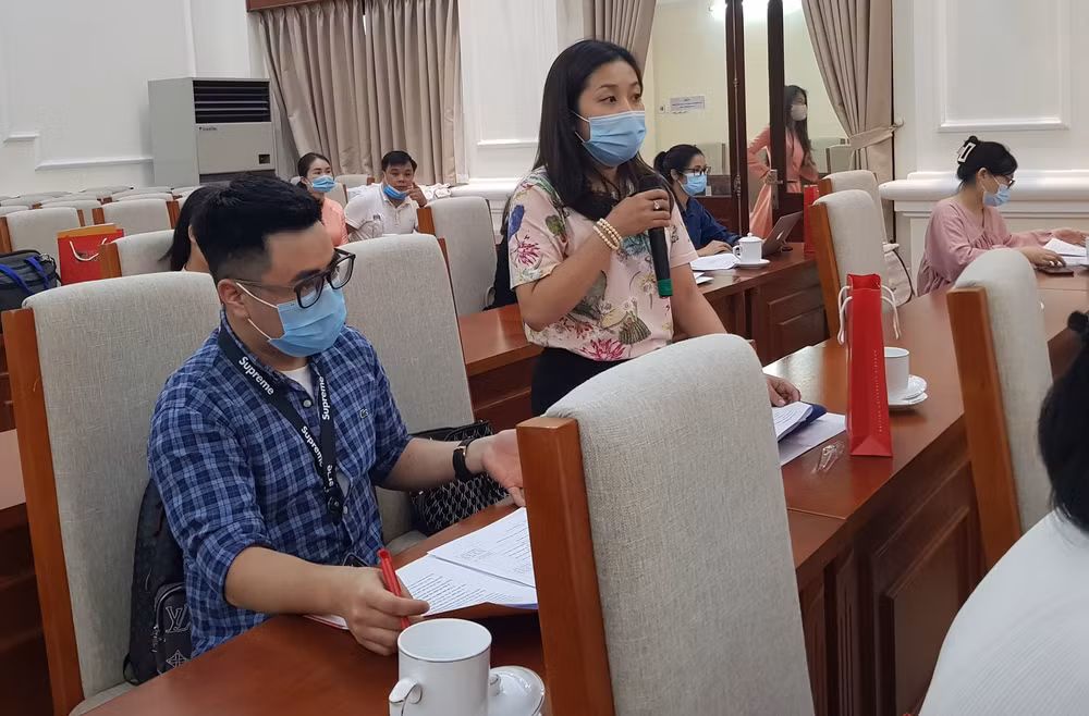 Phóng viên Báo quân đội nhân dân đặt câu hỏi với Ban tổ chức. Ảnh: Lê Tâm