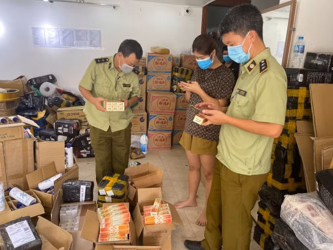 Nhiều hàng hóa có dấu hiệu là hàng giả của các doanh nghiệp Việt Nam được sản xuất tại nước ngoài.
