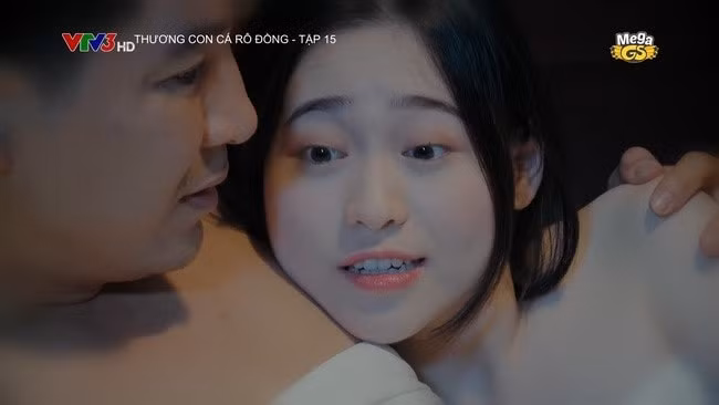 Đây là cảnh nóng đầu tiên nhưng nữ diễn viên đã hóa thân khá thoải mái.